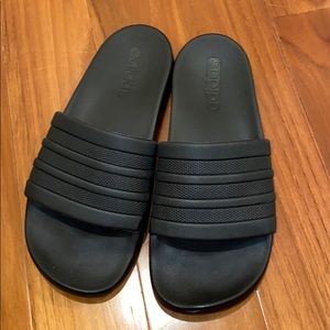 WORN ONCE LOOK BRAND NEW Black Adidas Slides
